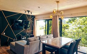 Entire Beautiful Condo With Rooftop Pool And Gym